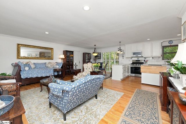 7 Thames Drive, Taylors, SC 29687