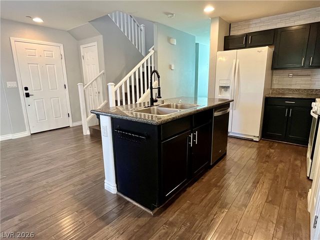 1045 Spotted Saddle Street, Henderson, NV 89015