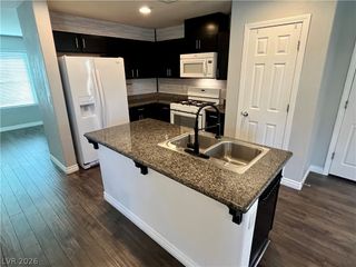 1045 Spotted Saddle Street, Henderson, NV 89015