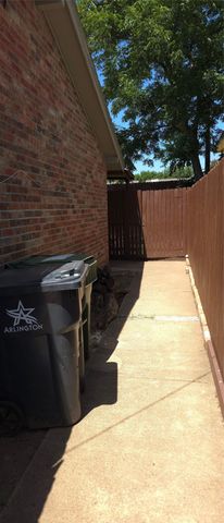 708 Truman Street, Arlington, TX 76011