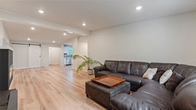 2 Purfleet Drive, Bella Vista, AR 72715