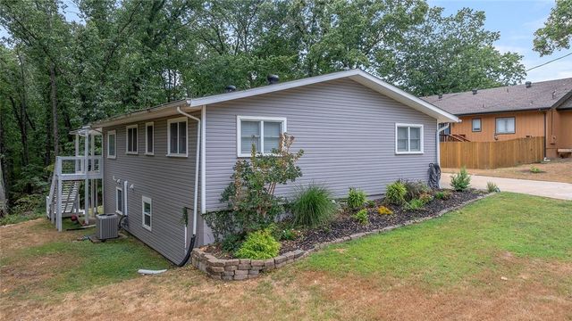 2 Purfleet Drive, Bella Vista, AR 72715