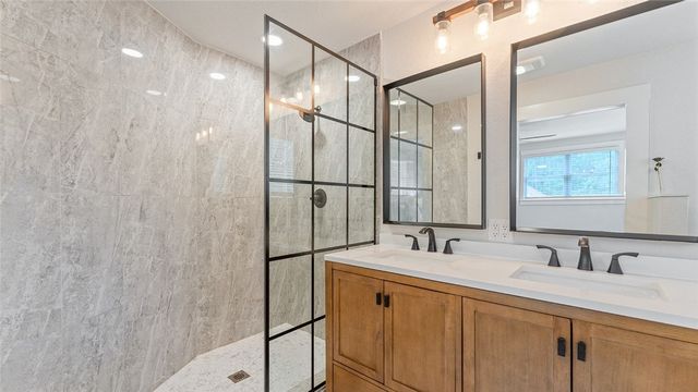 2 Purfleet Drive, Bella Vista, AR 72715