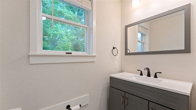 2 Purfleet Drive, Bella Vista, AR 72715