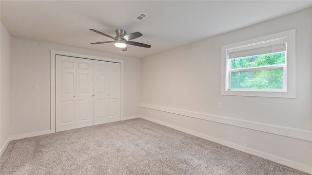 2 Purfleet Drive, Bella Vista, AR 72715