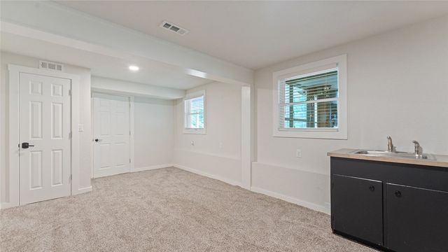 2 Purfleet Drive, Bella Vista, AR 72715