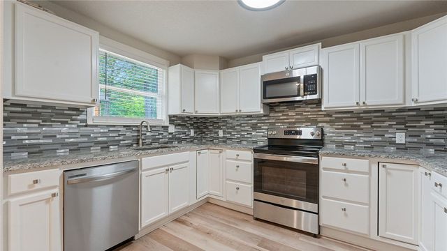 2 Purfleet Drive, Bella Vista, AR 72715