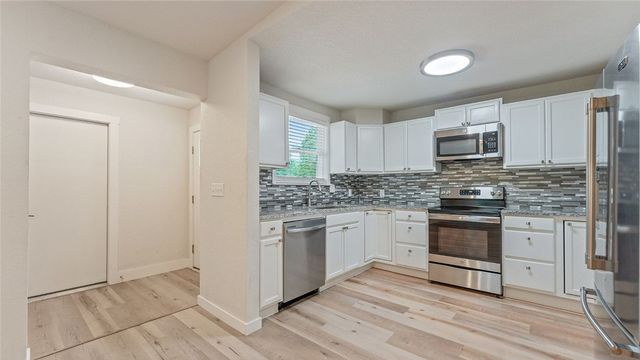 2 Purfleet Drive, Bella Vista, AR 72715