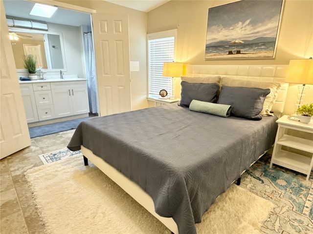 7107 MOUNT ESSEX DRIVE NE 520, St Petersburg, FL 33702