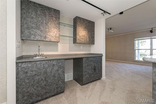 865 Bellerive Manor Drive, St Louis, MO 63141