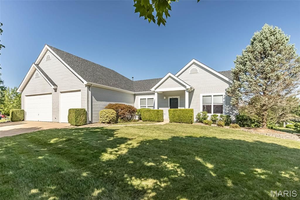 865 Bellerive Manor Drive, St Louis, MO 63141