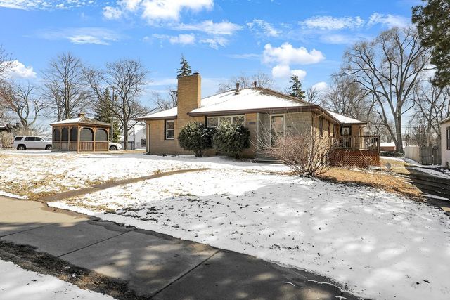 4201 40th Avenue N, Robbinsdale, MN 55422