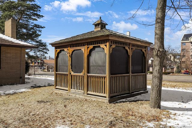 4201 40th Avenue N, Robbinsdale, MN 55422