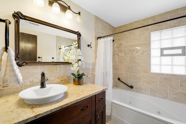 4201 40th Avenue N, Robbinsdale, MN 55422