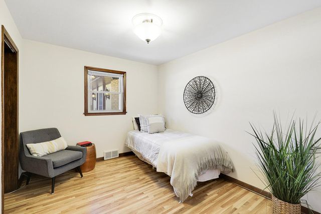 4201 40th Avenue N, Robbinsdale, MN 55422