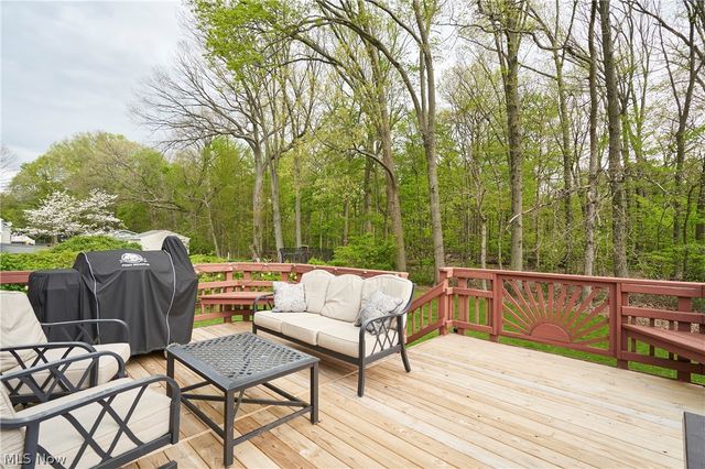 5165 Fawn Drive, New Franklin, OH 44319