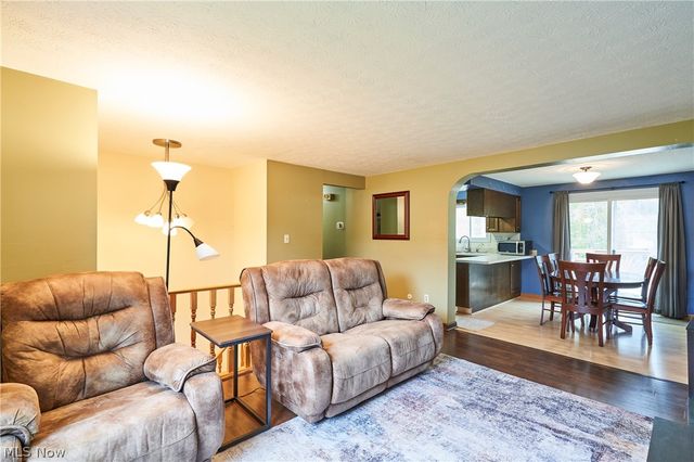 5165 Fawn Drive, New Franklin, OH 44319