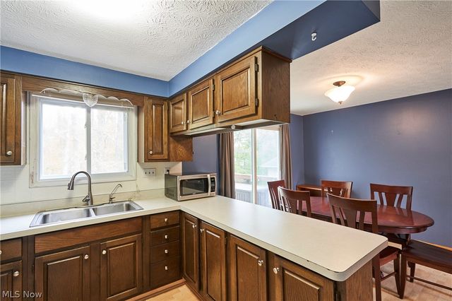 5165 Fawn Drive, New Franklin, OH 44319