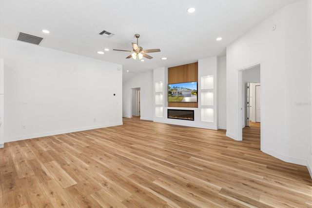 1302 FORTALEZA DRIVE, The Villages, FL 32162