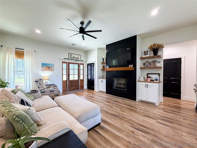 23094 W 867 Road, Park Hill, OK 74451