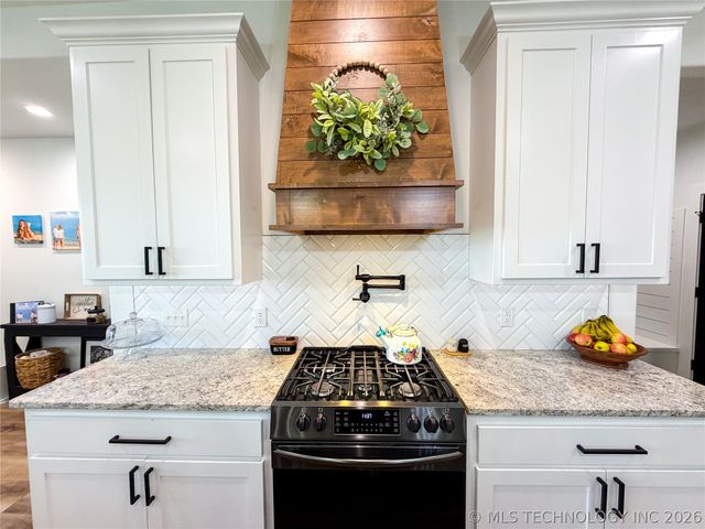 23094 W 867 Road, Park Hill, OK 74451