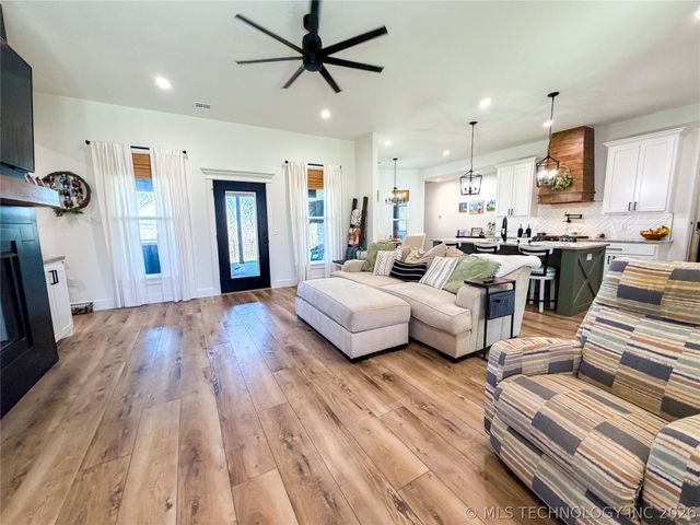 23094 W 867 Road, Park Hill, OK 74451