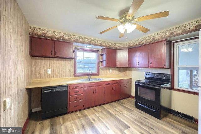 2180 HESS RD, York, PA 17404