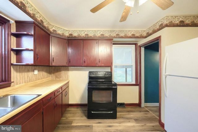 2180 HESS RD, York, PA 17404