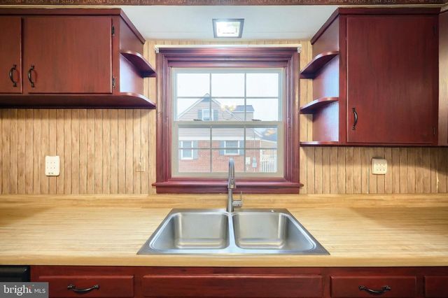 2180 HESS RD, York, PA 17404