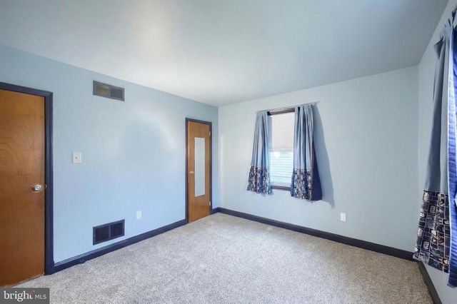 2180 HESS RD, York, PA 17404