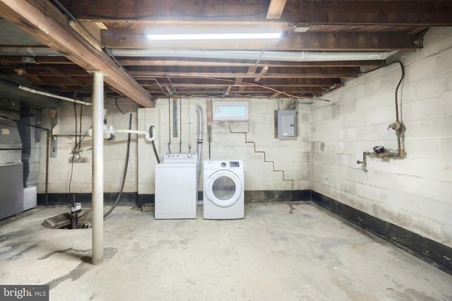 2180 HESS RD, York, PA 17404