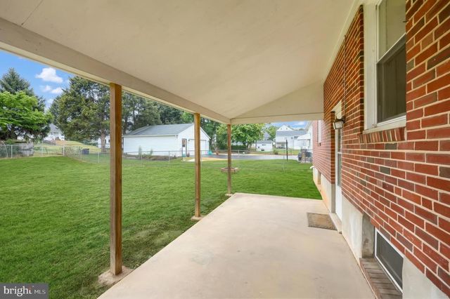 2180 HESS RD, York, PA 17404