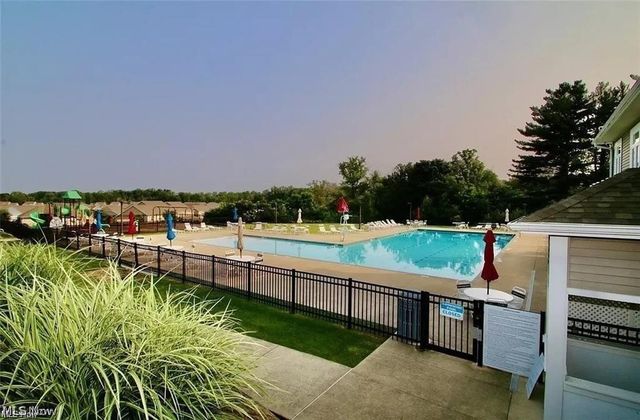 8024 Parkcroft Drive, Mentor, OH 44060