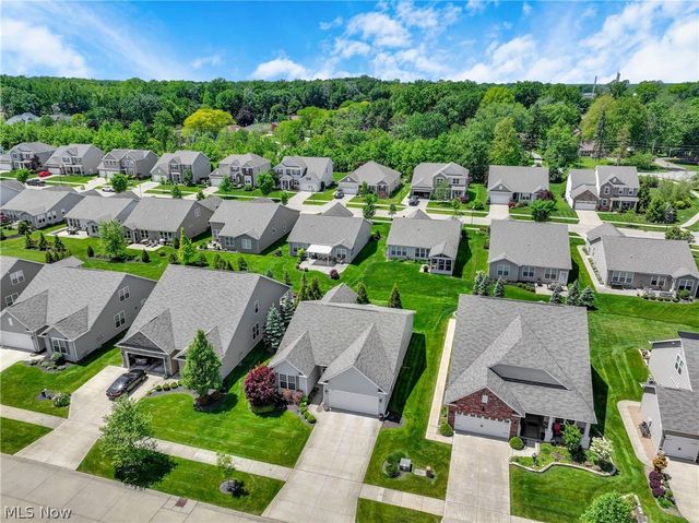 8024 Parkcroft Drive, Mentor, OH 44060