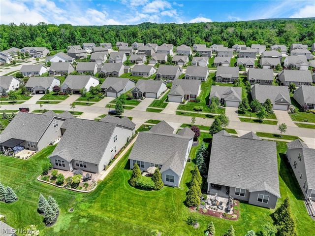 8024 Parkcroft Drive, Mentor, OH 44060