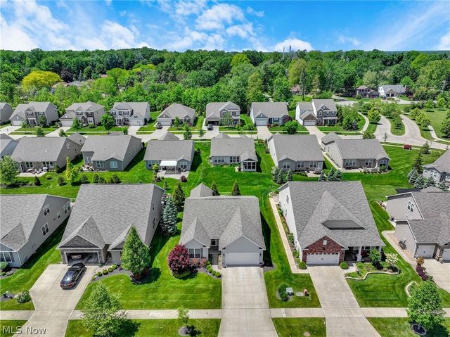 8024 Parkcroft Drive, Mentor, OH 44060