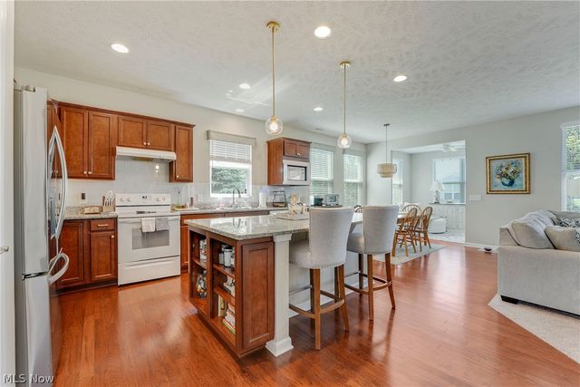8024 Parkcroft Drive, Mentor, OH 44060