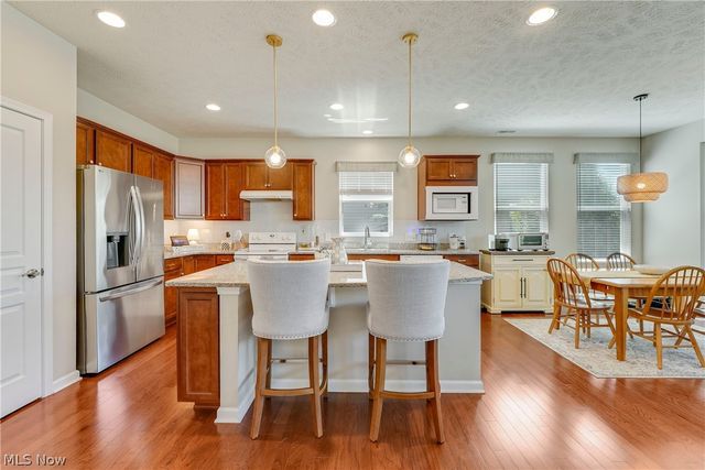 8024 Parkcroft Drive, Mentor, OH 44060