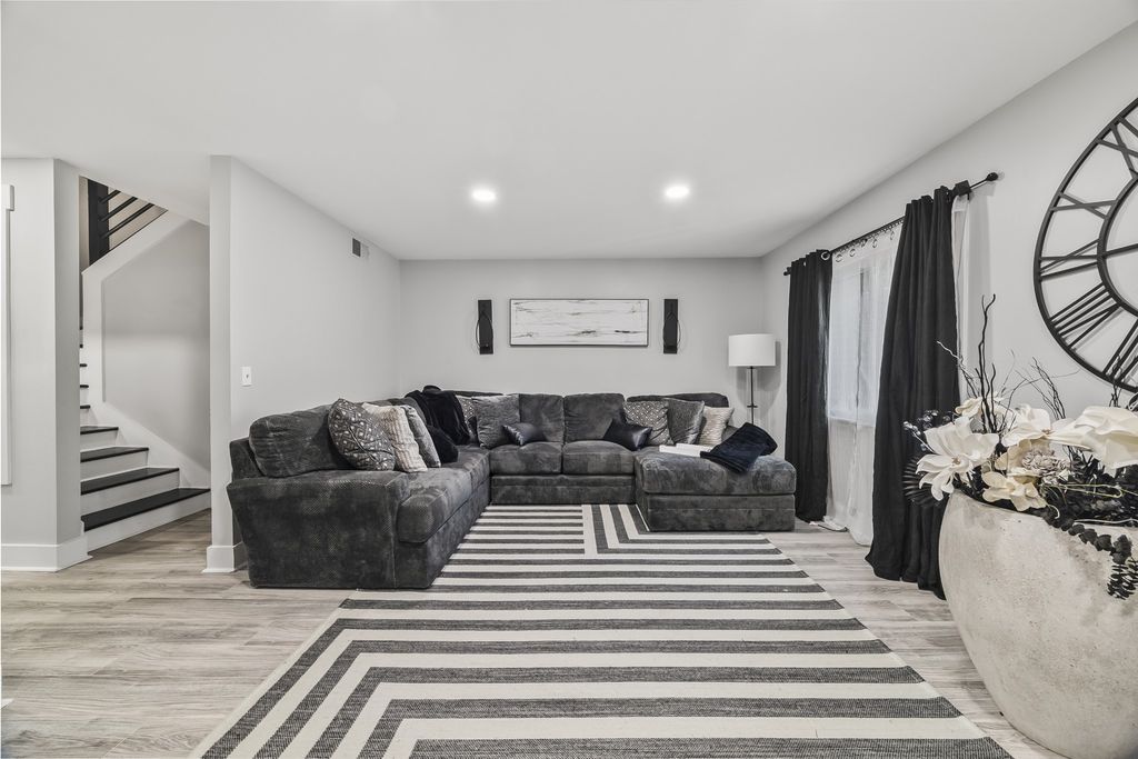 1003 Heritage Dr, Madison, TN 37115