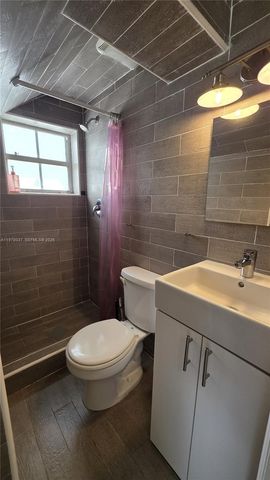 1105 NE 119th St A, Biscayne Park, FL 33161