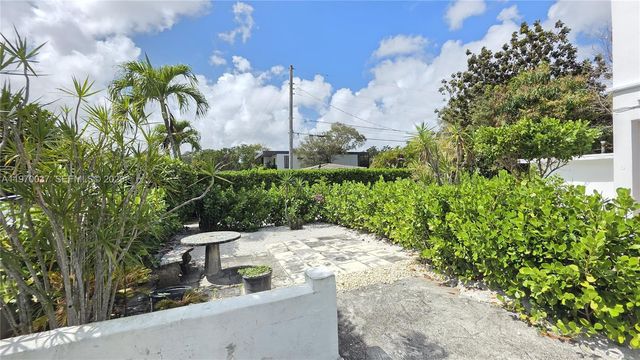 1105 NE 119th St A, Biscayne Park, FL 33161