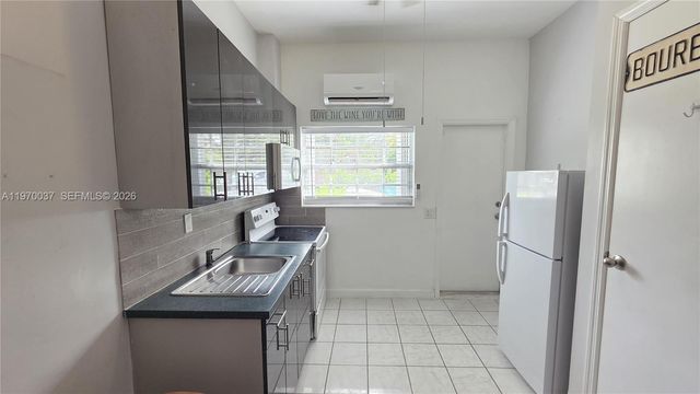 1105 NE 119th St A, Biscayne Park, FL 33161