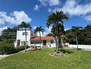 1105 NE 119th St A, Biscayne Park, FL 33161