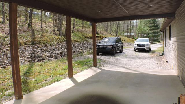 843 Elk Lick Road, Olympia, KY 40358