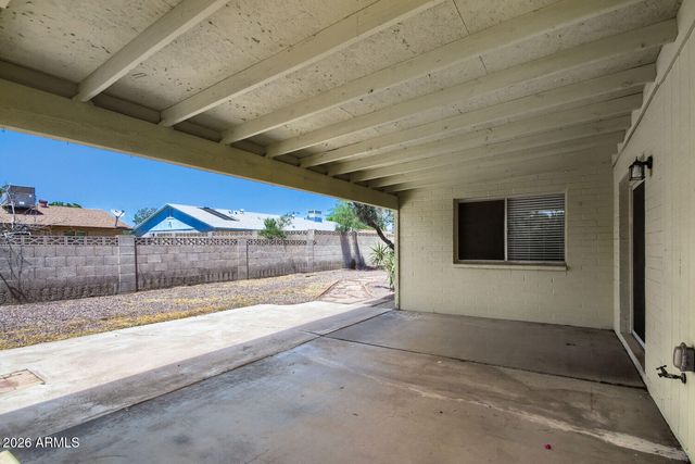 1946 W KERRY Lane, Phoenix, AZ 85027