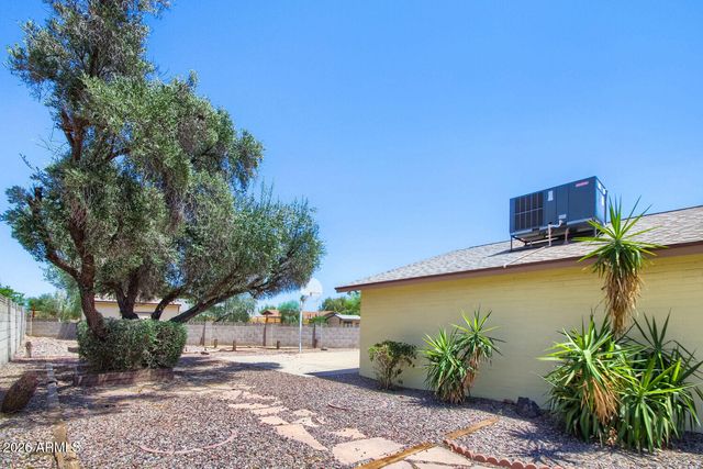 1946 W KERRY Lane, Phoenix, AZ 85027