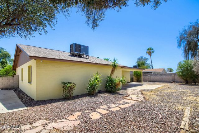 1946 W KERRY Lane, Phoenix, AZ 85027