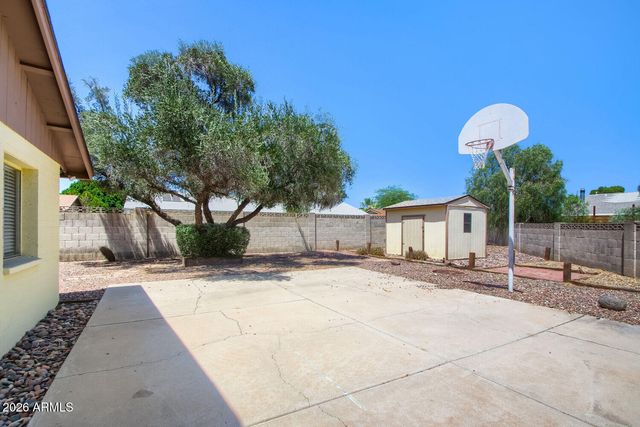 1946 W KERRY Lane, Phoenix, AZ 85027