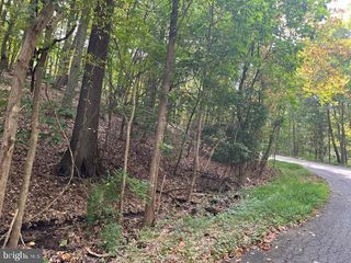 10 HIDDEN POND DR, Reading, PA 19607