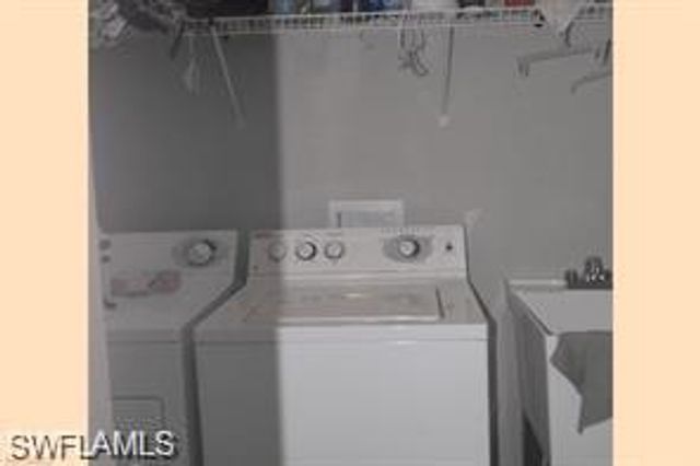 3985 Deer Crossing CT 201, Naples, FL 34114